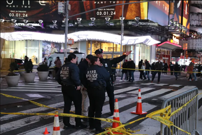 Armed teen migrant from Venezuela opens fire at Times Square and injures migrant