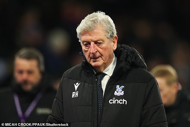 Roy Hodgson steps down as Crystal Palace boss after falling ill in front of his players�at�training