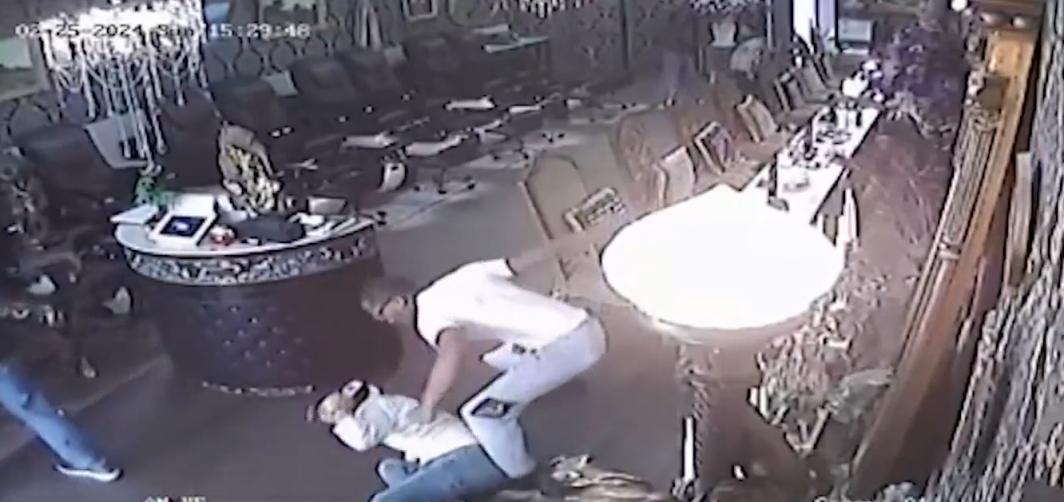 Nail salon owner beaten by group of men for not allowing a woman use the salon