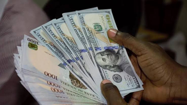 Dollar Hits N1900; Pound goes for N2,250 despite FG