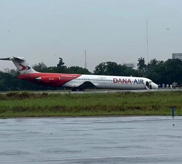 Dana Air plane skids off Lagos airport runway